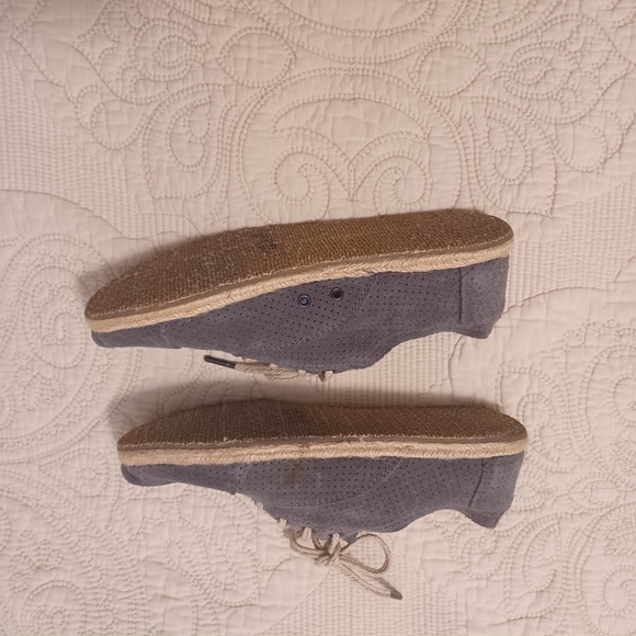 TOMS lace up DISCOUNTED SHIPPING - Picture 3 of 14